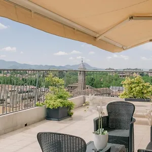 Apartment M14 Skyview City Center, Padova
